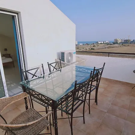 Sea And Salt Panoramic View Apartament Larnaca